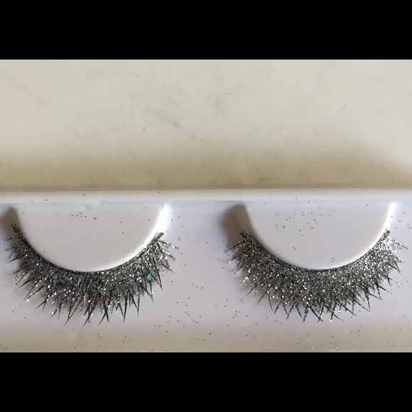 Kathrono Other - ⭐️Beautiful glitter eyelash lashes ⭐️